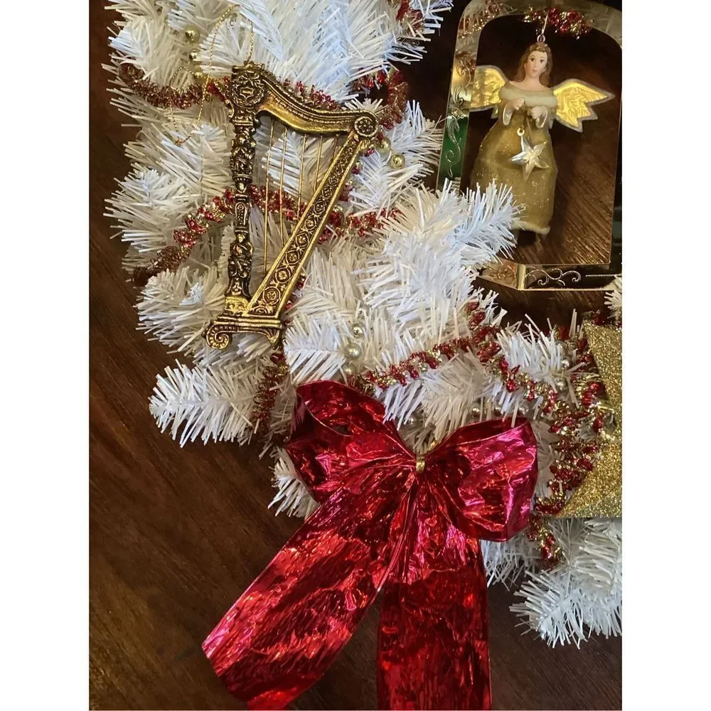 Vintage Ornaments Hope Angel Wreath